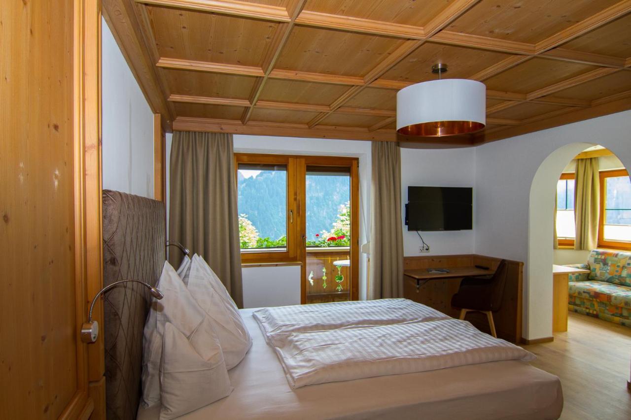 Haus Am Sonnenhang Finkenberg Buitenkant foto