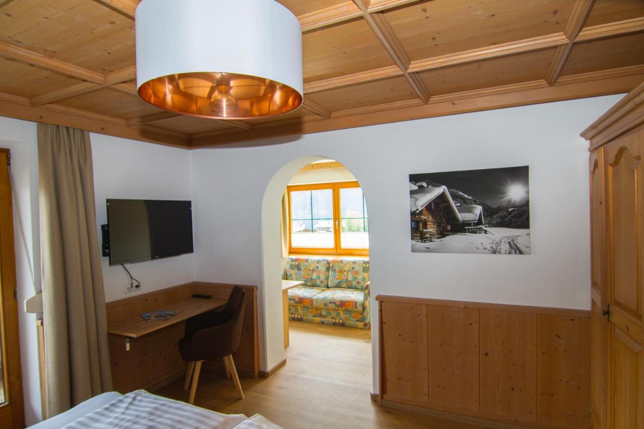 Haus Am Sonnenhang Finkenberg Buitenkant foto